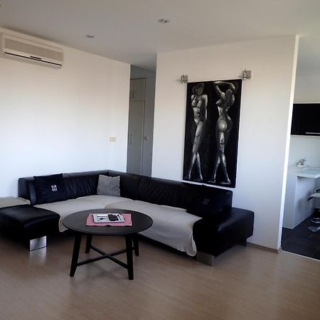 Marguerite Apartment - Parking Including Bratislava Luaran gambar