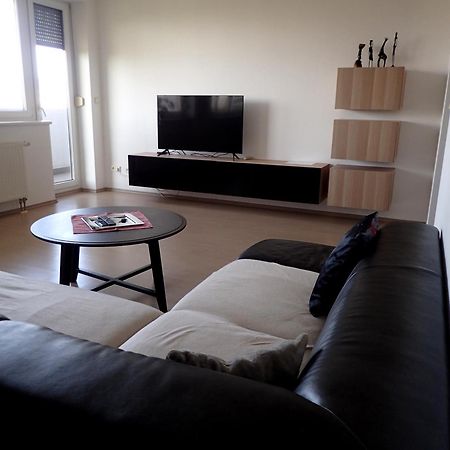 Marguerite Apartment - Parking Including Bratislava Luaran gambar