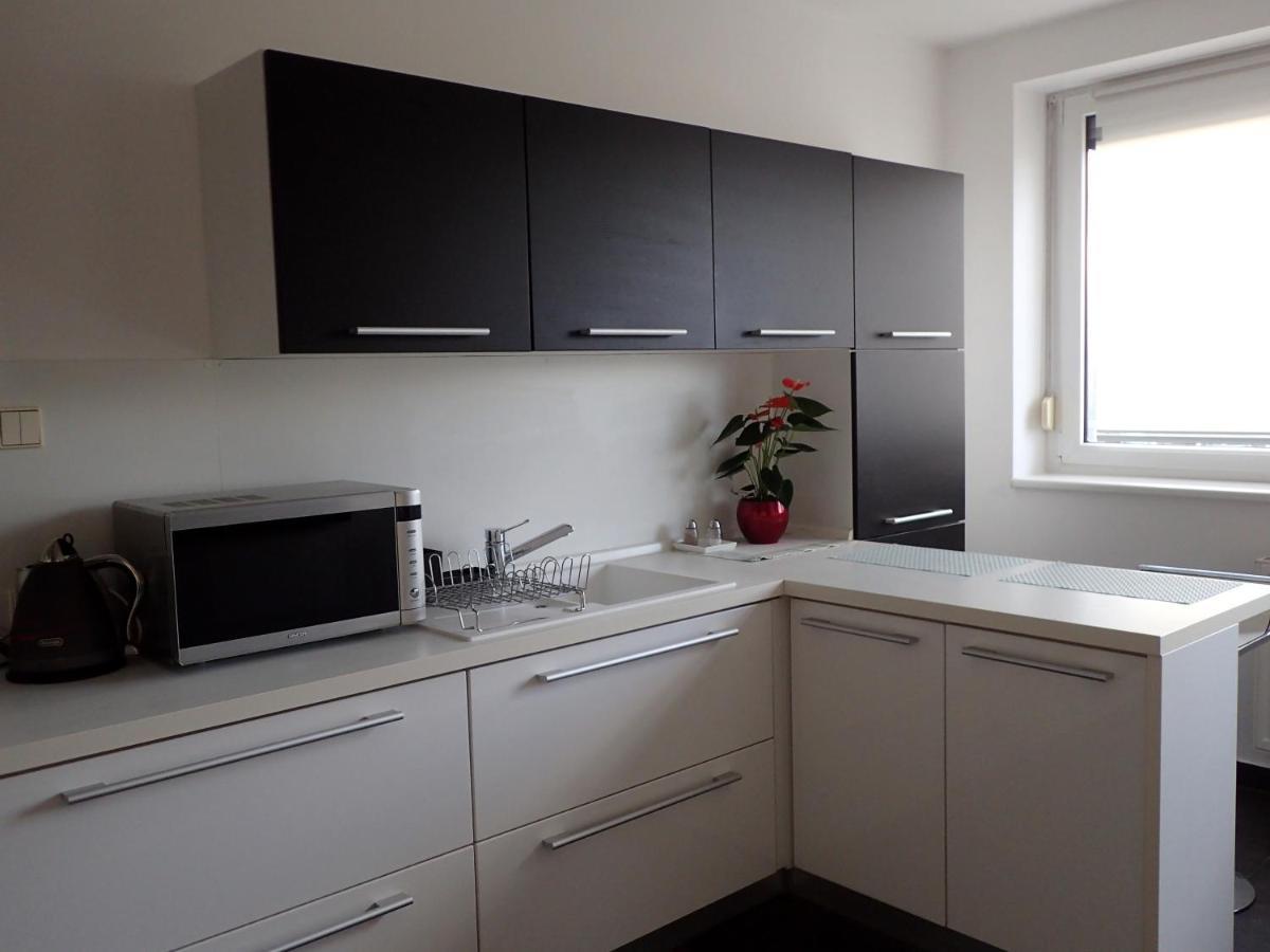 Marguerite Apartment - Parking Including Bratislava Luaran gambar